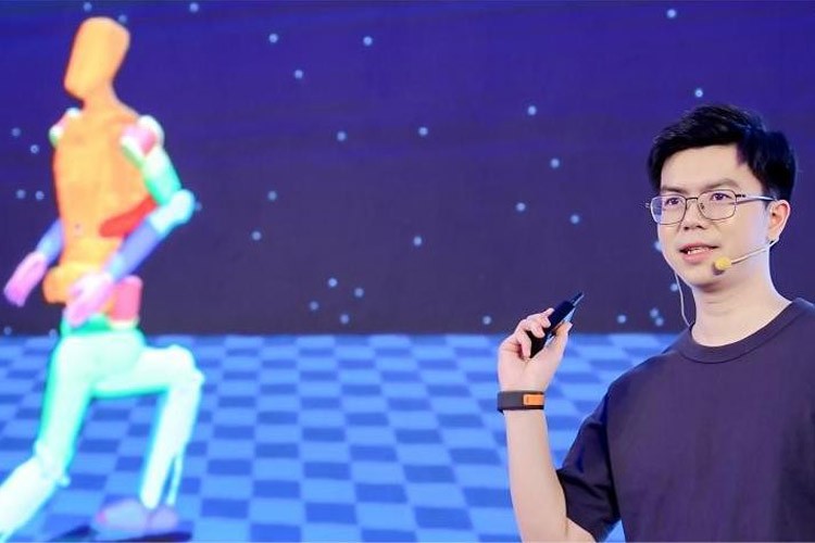 天才少年稚晖君凯时机器人走路进场！AI模型做大脑，目标售价20万以内