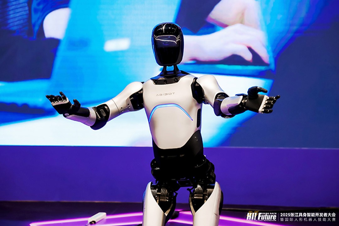 凯时-决战新能源 | 柯衍鹏×邱会超：并肩作战的日与夜